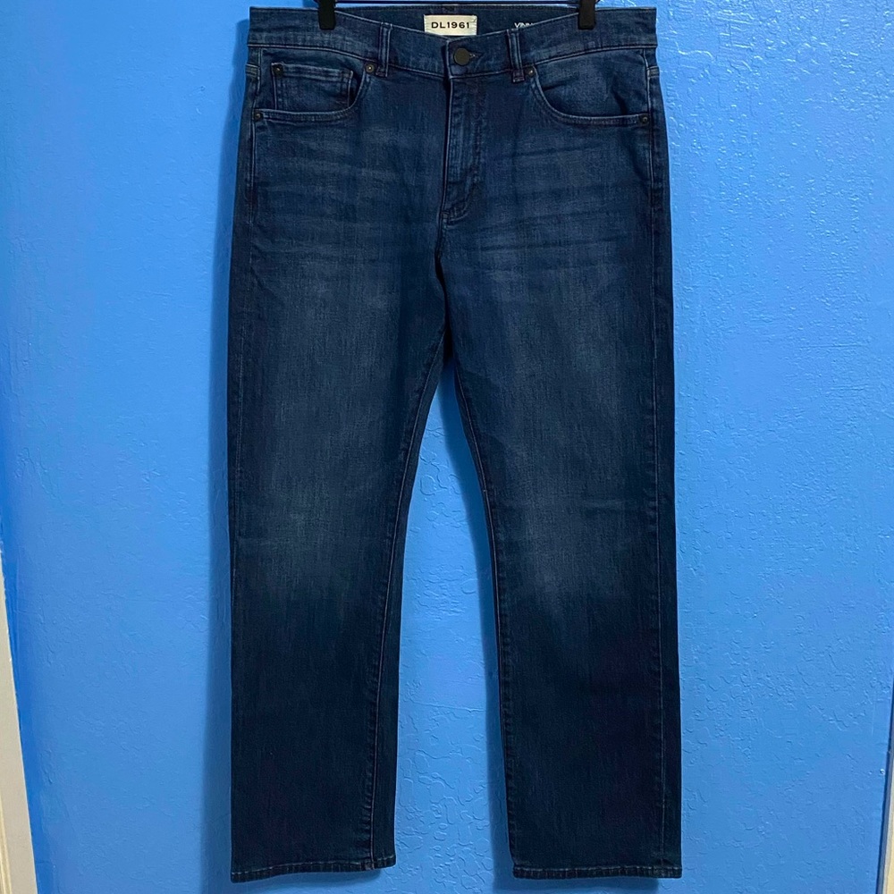 DL1961 Men’s Vinn Casual Straight Jeans